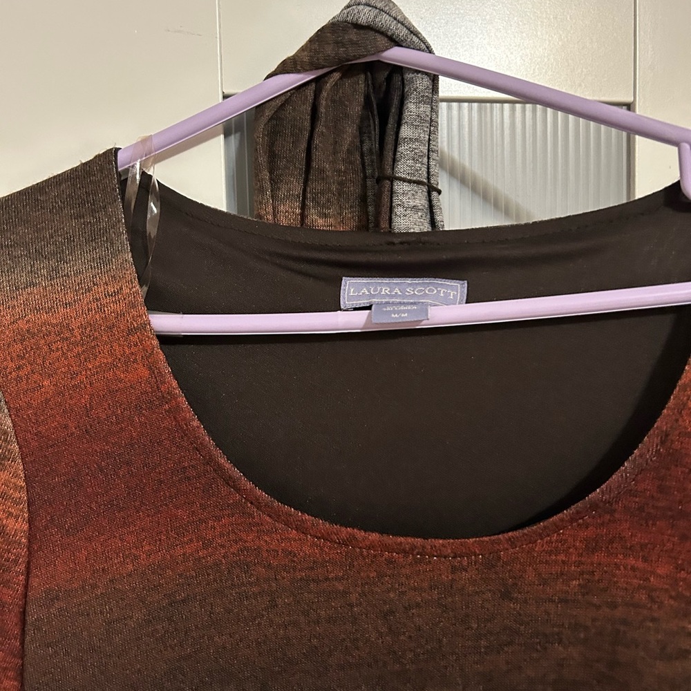 Laura Scott Gradient Top in Brown and Red